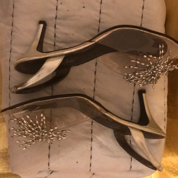 Jacqueline Ferrar Clear Heel with Fancy Bow. - Picture 5 of 5